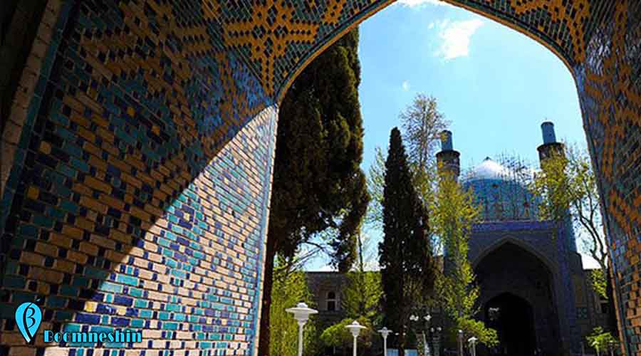 مدرسه چهار باغ اصفهان ، آخرین دیواری که در عصر صفوی بالا رفت